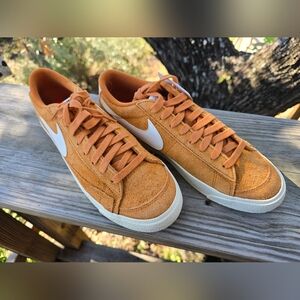 Nike Womens Blazer Low 77 Monarch Burnt Orange Sneakers Sz 10 Fq8060-801